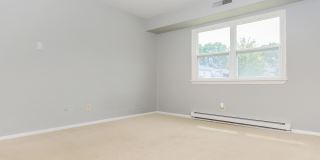 London Square Gallery 35