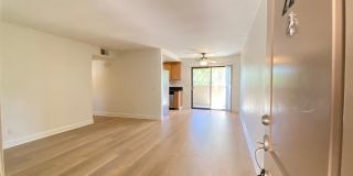 2 Bedroom, 2 Bath, Downstairs Condo! Gallery 1