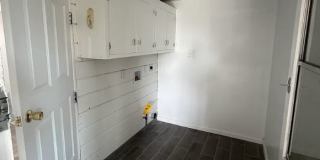 909 West Milton Street Gallery 12