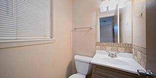 4613 N. 2nd Street Gallery 32