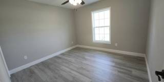 7233 N Racliff Ave Gallery 10