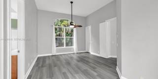 558 NW 118th Ave Gallery 23