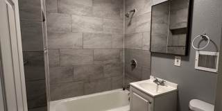 Beautifully Refreshed Three-Bedroom Single-Family Home in Park West Gallery 8