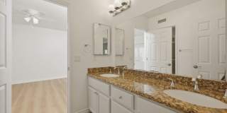 Spacious private backyard! Gallery 24