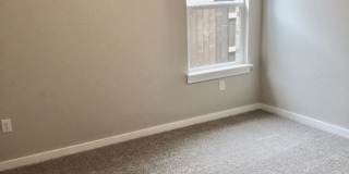 Spacious open floorplan with lots of light Gallery 32