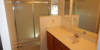 Cute 4 bedroom home in Silver Shores Gallery 6