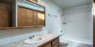 Spacious 3 Bedroom 1 Bath Ranch House  in Milwaukie! Washer and Dryer Included! Gallery 17