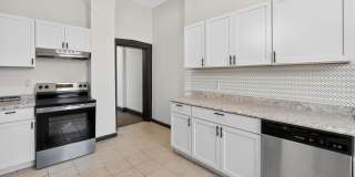 Charming 2BR Townhome in Saint Louis Gallery 1