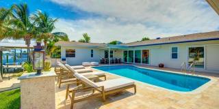 807 SNUG Island Gallery 30