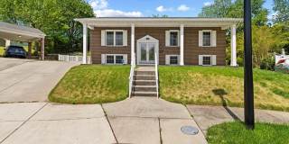 8006 WOODHAVEN Court Gallery 1