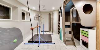 2010 W Bradley Place Gallery 45