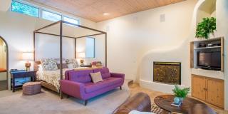 4 Bed 3.5 Bath Carolyn Heights Home W/Stunning Finishes & Ideal Outdoor Space!  Option for Early June or Early July move in! Gallery 22
