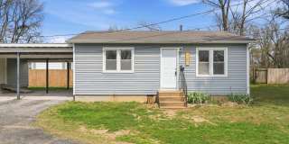 1 Bedroom | 1 Bathroom | House with Carport | Located on a Quiet Street| Lawn Care and Trash Included | PETS WELCOME Gallery 1