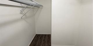 1101 W Macarthur Blvd Gallery 10