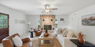4 Bedroom with a Pool in Helotes! Gallery 15