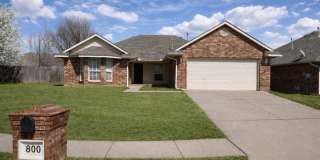 Great 3 Bed 2 Bath With Study In Edmond Gallery 1