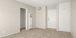 Roxanne Apartments Gallery 19