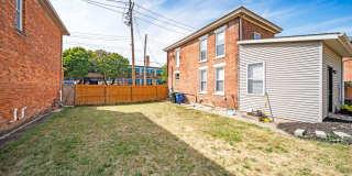 EAST FRANKLINTON ARTIST DISTRICT!  SUNNY NEWLY RENOVATED HOME on DOUBLE LOT Gallery 26
