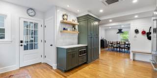 400 Quaker Lane N Gallery 8