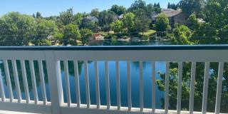 Beautiful Lakefront Home in the Vineyard! 55+ community Gallery 21