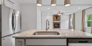 4 Bedroom Pet Friendly Home For Rent with Club House, Comm. Pool, & Comm Gym Access! Gallery 16