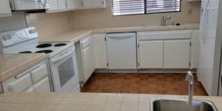 2 BR / 2 BA Condo with Spectacular Views Near Patrick Henry High School Gallery 5