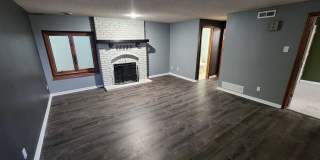 2-Car Garage + Washer & Dryer + Recently Updated! Available September 3rd! Gallery 10
