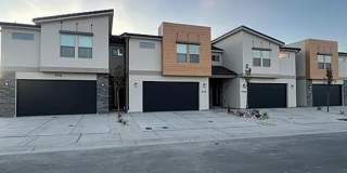 Beautiful, Modern 3 Bedroom Townhome! Gallery 1