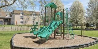 450 Green Apartments Gallery 11