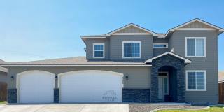 FURNISHED: 4 Bedroom, 2.5 Bath Home in Kennewick Gallery 1
