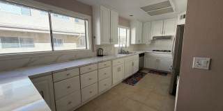 5266 Lindley Avenue Gallery 29