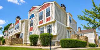 3 Bedroom 3 Bath in Littleton next to horseshoe park!! Gallery 1