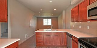 Spacious Townhome Near Silver Lake! Gallery 5