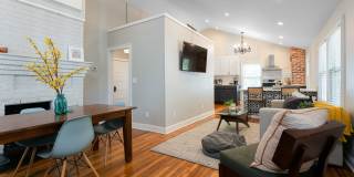 Beautifully Updated House - Awesome Montford Location Gallery 8