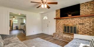 Room in 4 Bedroom Home at Austin Dr Gallery 1