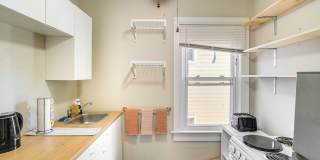 Renovated 2 Bedroom + Den w/ Private Garden Access Renovated 2 Bedroom + Den w/ Private Garden Access Gallery 7