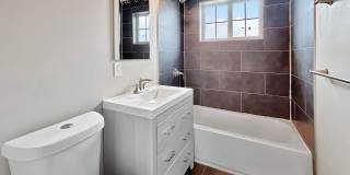 SLOAN'S LAKE: 2-BEDROOM UNIT WITH HIGH-END FINISHES Gallery 18