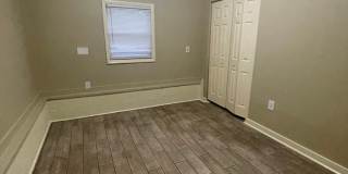 Adorable 2 Bedroom 1 Bath Apartment.Located in the Cotswold Area Gallery 9