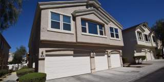 Cute 2 bed 2 bath townhouse with 1 car garage and washer and dryer in unit Gallery 1