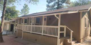Updated 2 bed + bonus room / 2 bath home Gallery 1