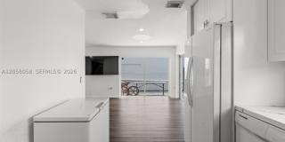 13990 SW 160th Ter Gallery 13