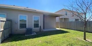 3/2/2  Located between New Braunfels & Seguin / Fridge Included /  Fenced Backyard / CISD Gallery 27