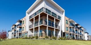 Taryn at 401 Gallery 41