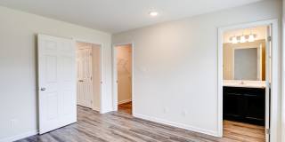 318 Bogle Street Gallery 11