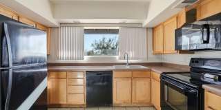 3BR/4BA Professional Retreat with Private Desert Oasis Gallery 8