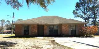 3 bed 2 bath Pet friendly Home Gallery 1