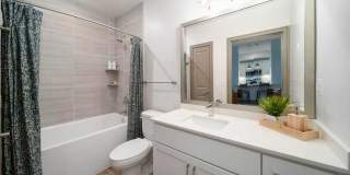 The Pearl Founders Square Apartments Gallery 16
