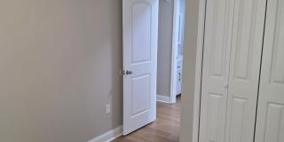 Charming 3 bed, 1.5 bath Gallery 16