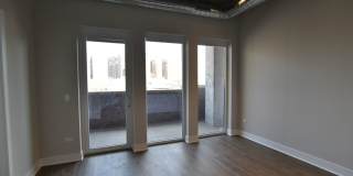 3833 N Broadway Gallery 98