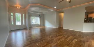 5 bedroom home with attached 3 car garage in Winchester Gallery 7